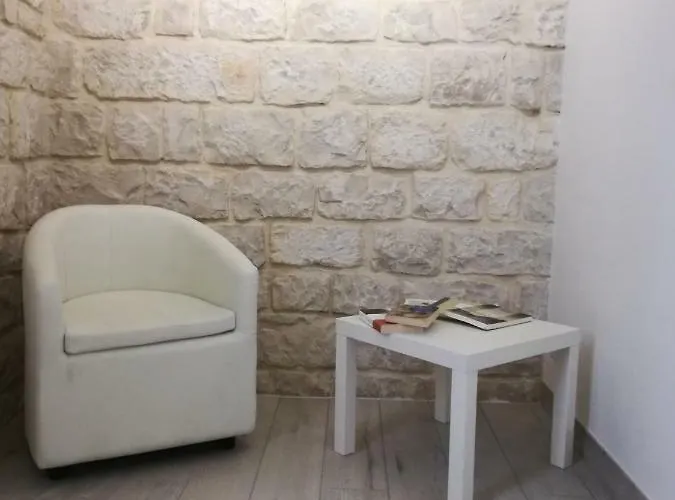 Domus Rosae 펜션 시클리