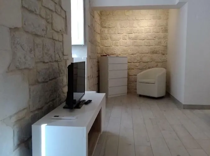 Domus Rosae 펜션 시클리